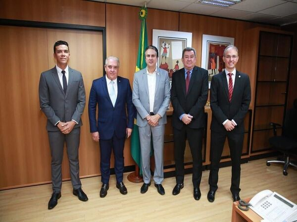 Reunião com Ministro da Educação e Camilo Santana, em Brasília.